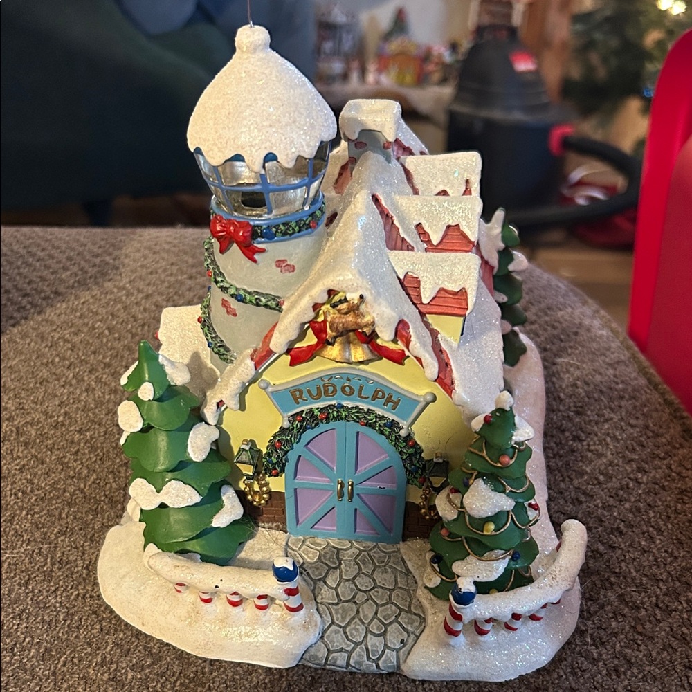 Vintage Hawthorne Village “Watch Tower & Reindeer Barn